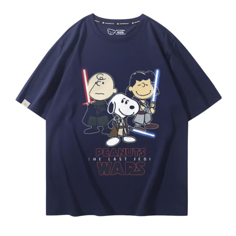 画像2: Unisex SNOOPY PEANUTS WARS and THE FORCE IS STRONG WITH THIS ONE STAR WARS print Tshirts 男女兼用 スターウォーズ ×スヌーピー プリント 半袖ラウンドネック Tシャツ ユニセックス ムービーT (2)
