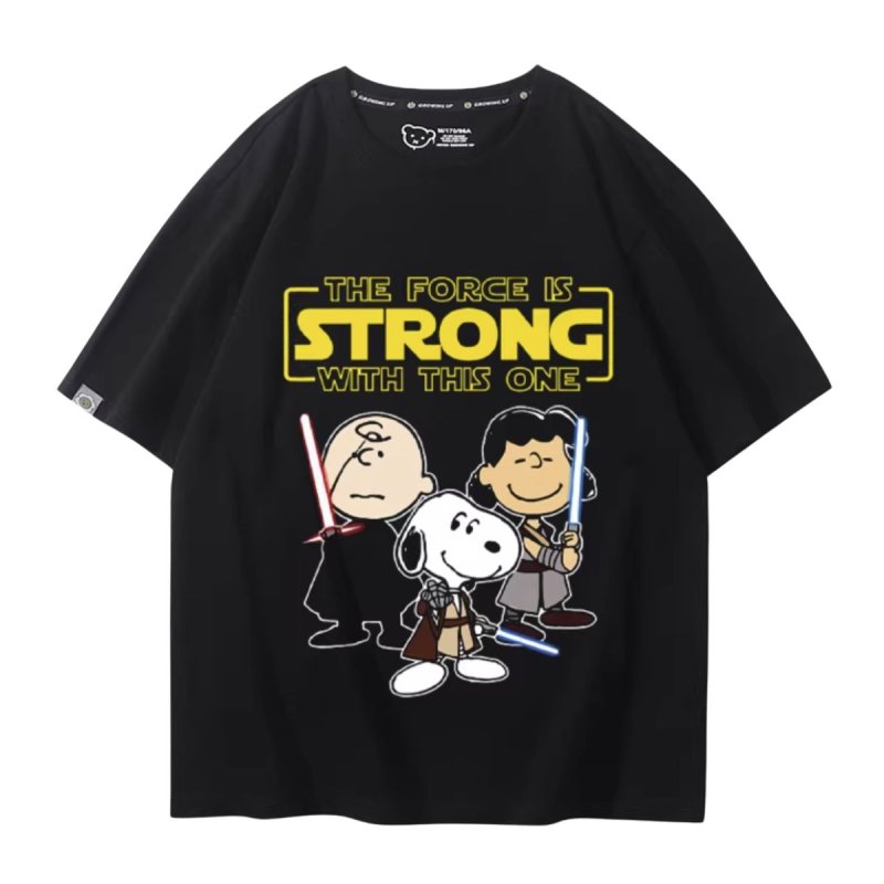画像3: Unisex SNOOPY PEANUTS WARS and THE FORCE IS STRONG WITH THIS ONE STAR WARS print Tshirts 男女兼用 スターウォーズ ×スヌーピー プリント 半袖ラウンドネック Tシャツ ユニセックス ムービーT (3)