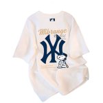 画像2: Uniex NY x Snoopy Baseball Players  print  T-shirt  男女兼用 ユニセックスNY×ベースボールプレイヤースヌーピープリント 半袖 Tシャツ (2)