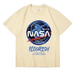 画像1: NASA FLOURISH x Astronaut print Print Tshirts ユニセックス男女兼用 NASA ナサ × 宇宙飛行士 半袖 Tシャツ (1)