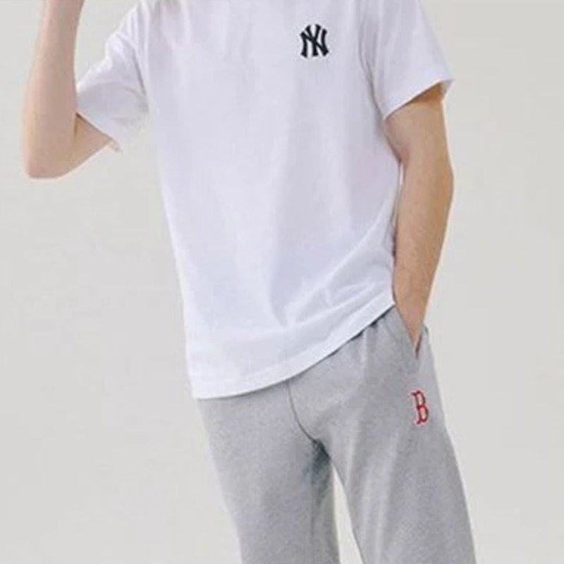 画像4: MLB x Disney NY Mickey Mouse Print T-shirt ユニセックス 男女兼用 MLB NY エムエルビー ヤンキース ミッキーマウス ミッキープリントTシャツ (4)