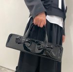 画像8:  Ribbon-style horizontal enamel tote shoulder bag　リボン付き横長エナメルトートショルダー フレンチバッグ (8)