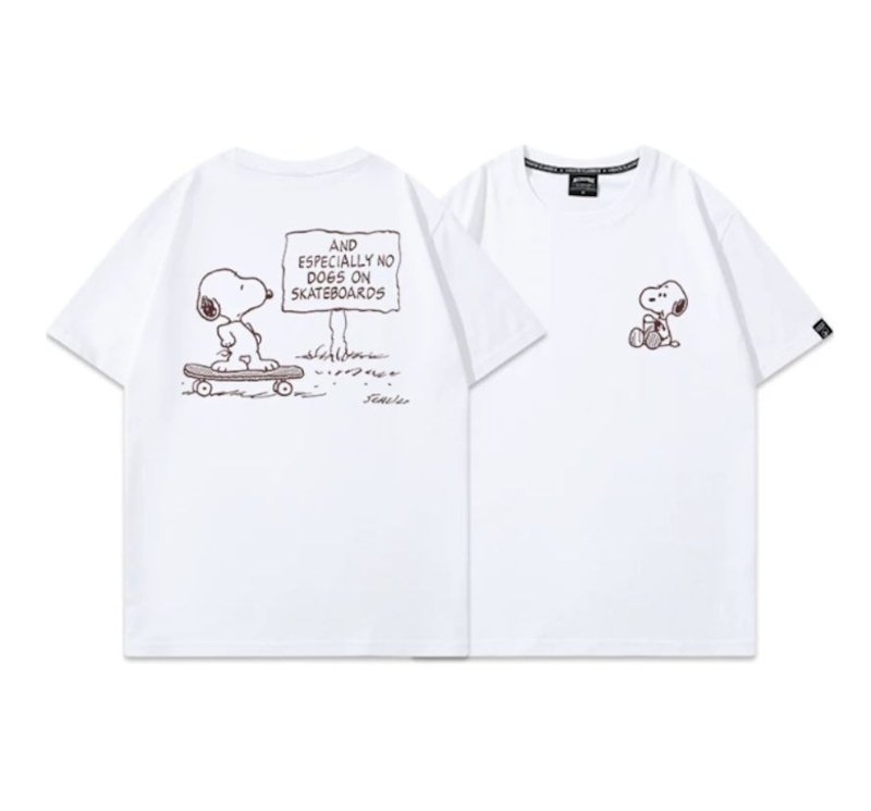 画像1: Snoopy on a skateboard print T-shirt  ユニセックス 男女兼用スケートボードスヌーピープリントTシャツ (1)