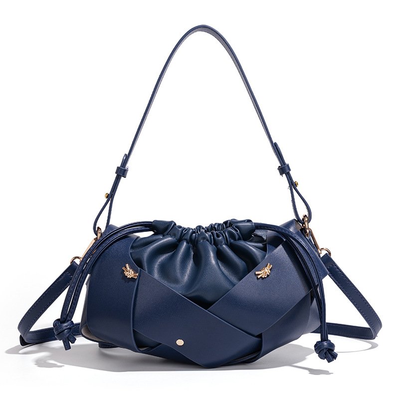 画像6:  Leather Mesh & Studded Drawstring Shoulder Crossbody Bag　レザーメッシュ＆スタッズ巾着ショルダークロスボディーバッグ (6)