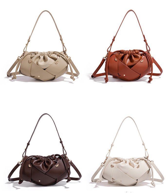 画像12:  Leather Mesh & Studded Drawstring Shoulder Crossbody Bag　レザーメッシュ＆スタッズ巾着ショルダークロスボディーバッグ (12)
