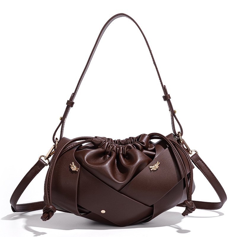 画像7:  Leather Mesh & Studded Drawstring Shoulder Crossbody Bag　レザーメッシュ＆スタッズ巾着ショルダークロスボディーバッグ (7)