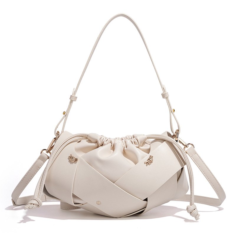 画像4:  Leather Mesh & Studded Drawstring Shoulder Crossbody Bag　レザーメッシュ＆スタッズ巾着ショルダークロスボディーバッグ (4)