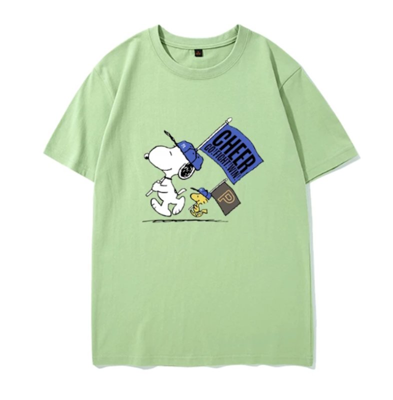 画像9: Snoopy & Woodstock x CHEEER Flag Short-Sleeve  T-Shirt ユニセックス 男女兼用スヌーピー＆ウッドストック×チアフラッグプリント半袖Tシャツ (9)