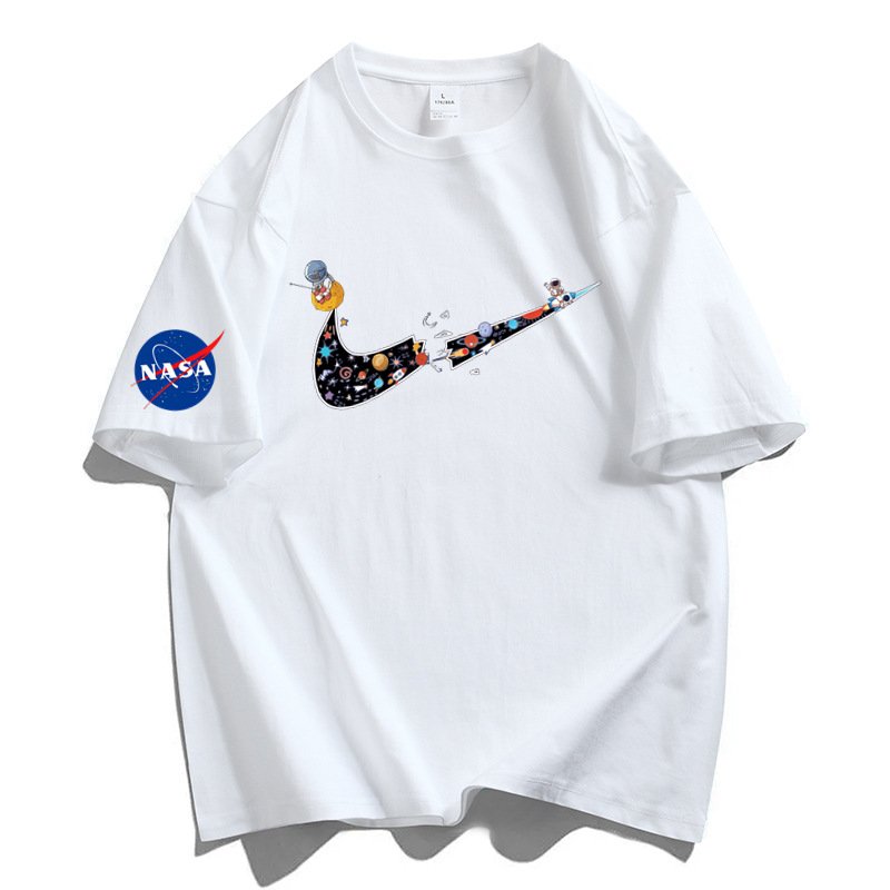 画像1: Unisex NASACAT×Colorful Broken swoosh ×Astronaut Print Tshirts 　ユニセックス男女兼用NASACAT×カラフルブロークンスウォッシュ×宇宙飛行士プリント半袖Tシャツ (1)