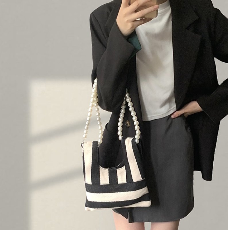 画像6: Striped Canvas Mini Tote / Shoulder / Crossbody / Pochette Bag with Pearl Shoulder Strap　パールショルダーストラップストライプキャンバスミニトートショルダークロスボディーバッグポシェットバッグ (6)