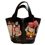 画像3: Hello Kitty Graphic Bucket Tote Shoulder Bag 日焼けキティ ガングロキティハローキティグラフィックバケットレザートートショルダークロスボディーポシェットバッグ  (3)