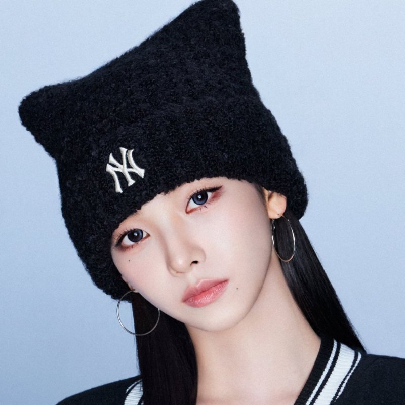 画像3: MLB Korea MLB Korea Plush Meow Beanie エムエルビー コリア 猫耳 ミャオン ビーニー  ニット帽 帽子 NY y2k ニューヨークヤンキース   (3)