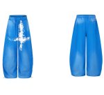 画像2: Wide-leg sweatpants with a curved silhouette, featuring cross and logo prints ユニセックス 男女兼用クロス＆ロゴプリント　カーブシルエット・ワイドスウェットパンツ (2)