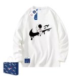 画像2: NASA Big Astronaut x Broken swoosh Long Sleeve Tshirts  ユニセックス 男女兼用 NASA ナサ 宇宙飛行士× ブロークンスウォッシュ プリント ロングスリーブTシャツ (2)
