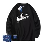 画像1: NASA Big Astronaut x Broken swoosh Long Sleeve Tshirts  ユニセックス 男女兼用 NASA ナサ 宇宙飛行士× ブロークンスウォッシュ プリント ロングスリーブTシャツ (1)