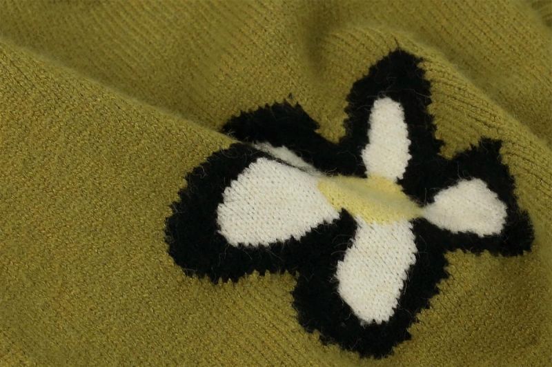 Unisex V-neck with flower motif cardigan knit ユニセックス男女兼用Vネックフラワーモチーフ付き
