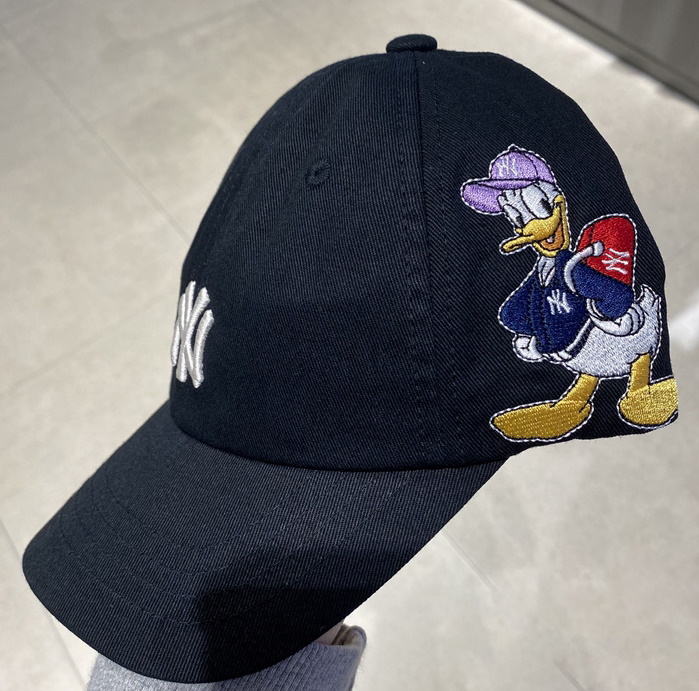 MLB Donald Duck Baseball Cap New York Yankees baseball cap ユニ